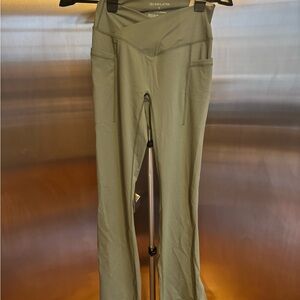 Blogilates Women's Stylish Olive Leggings